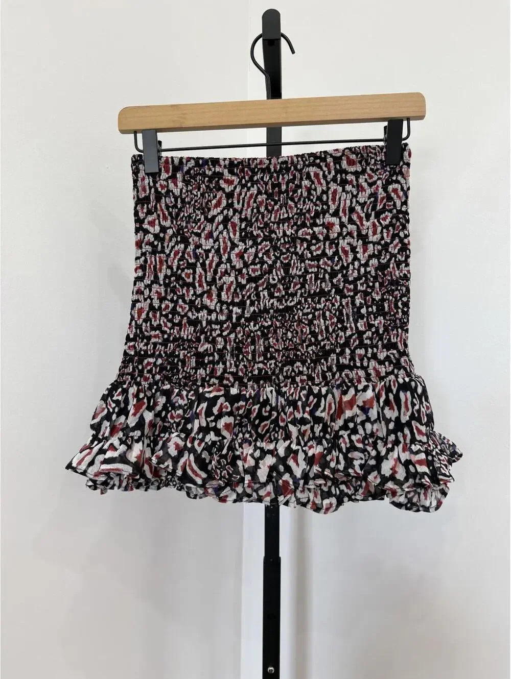 Chloe Olive Small Black and Red Animal Print Ruffle Mini Skirt